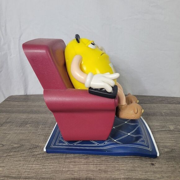 Vintage Novelty M&M Recliner Chair Yellow Candy Dispenser - Picture 2 of 8